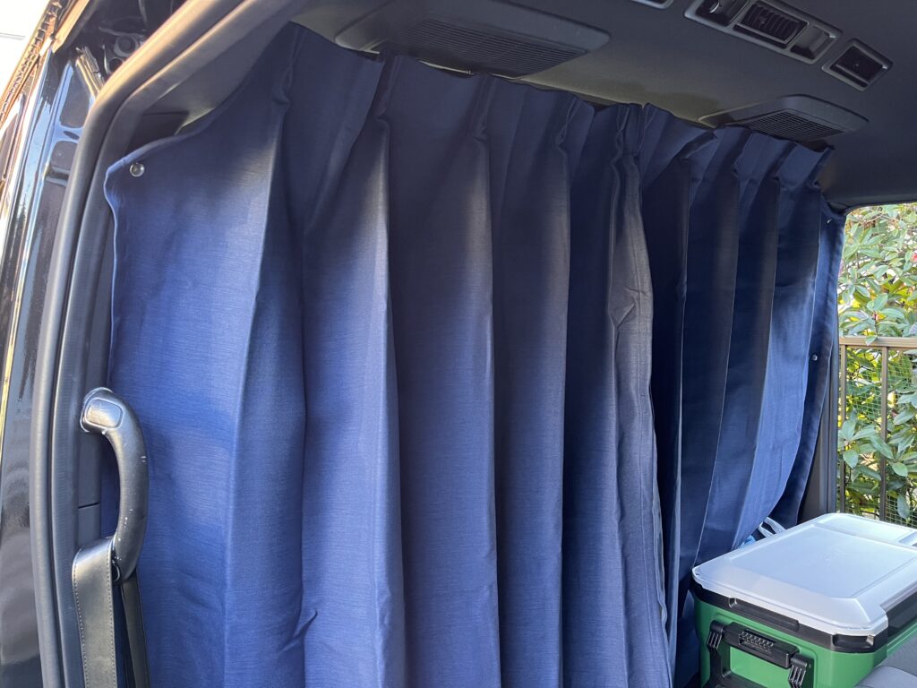 間仕切りカーテン